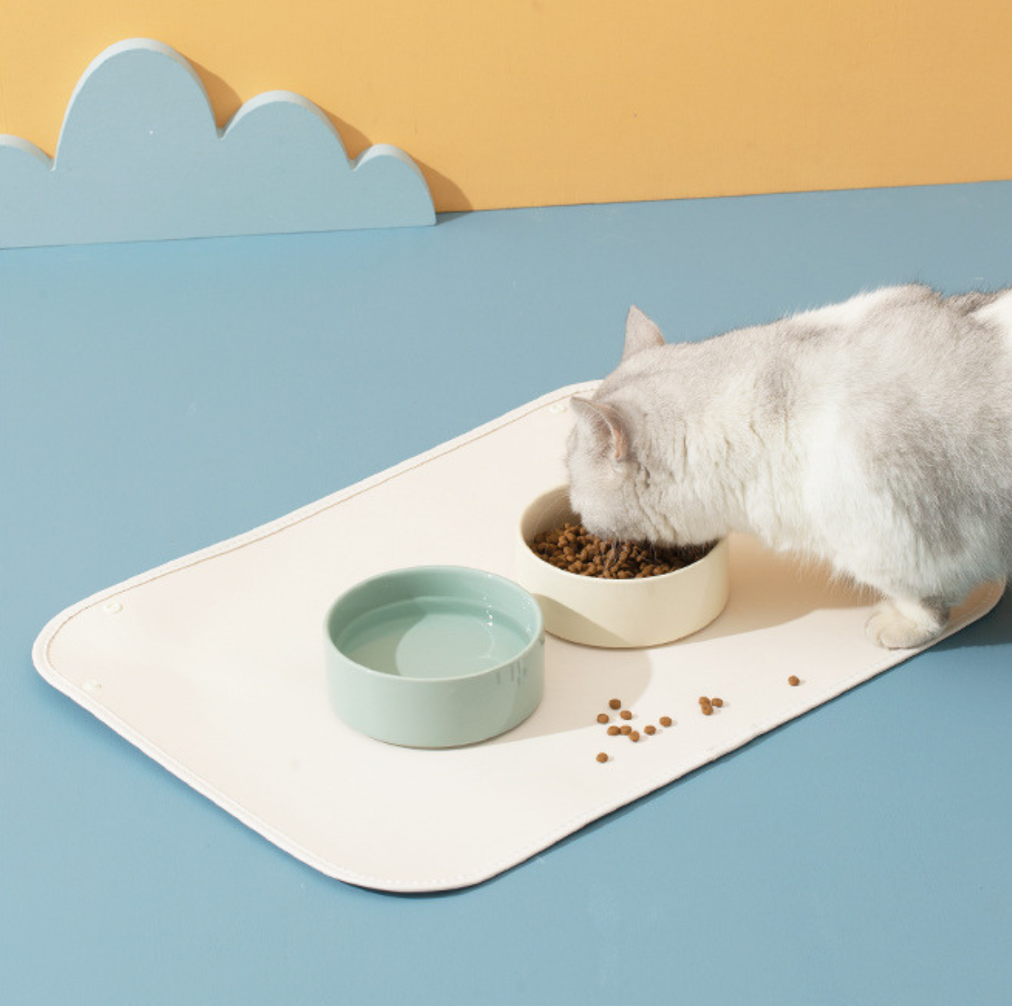 Large Foldable Semi-Fenced PU Pet Food Mat