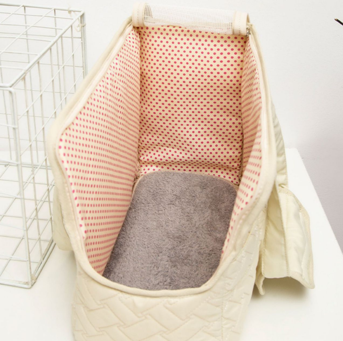 Quilted Side-Opening Pet Carrier Bag with Safety Tether