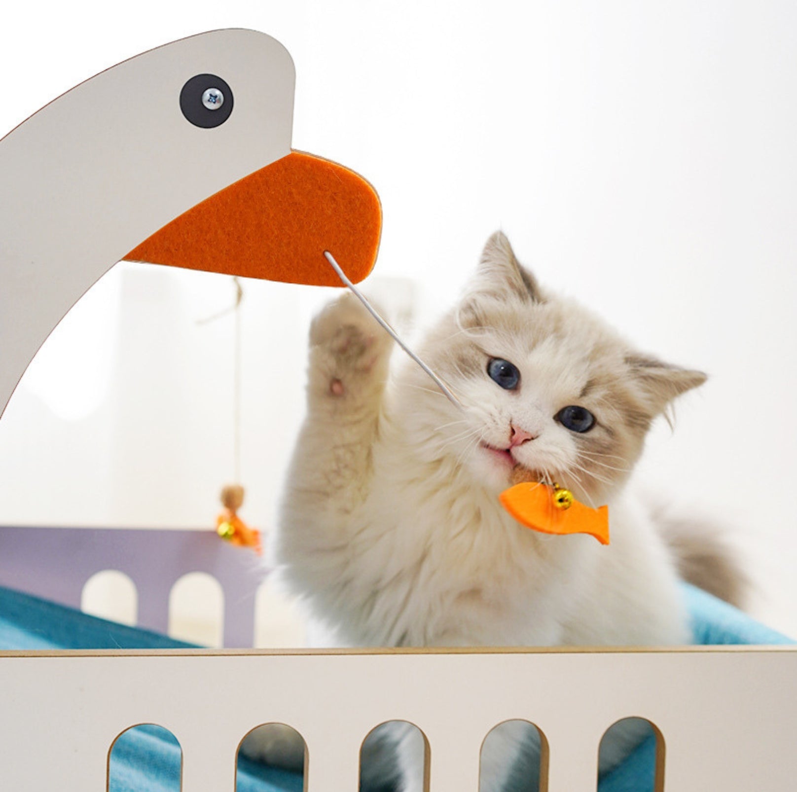 Cartoon Goose Shaped Cat Scratcher and Bed - {{product.type}} - PawPawUp