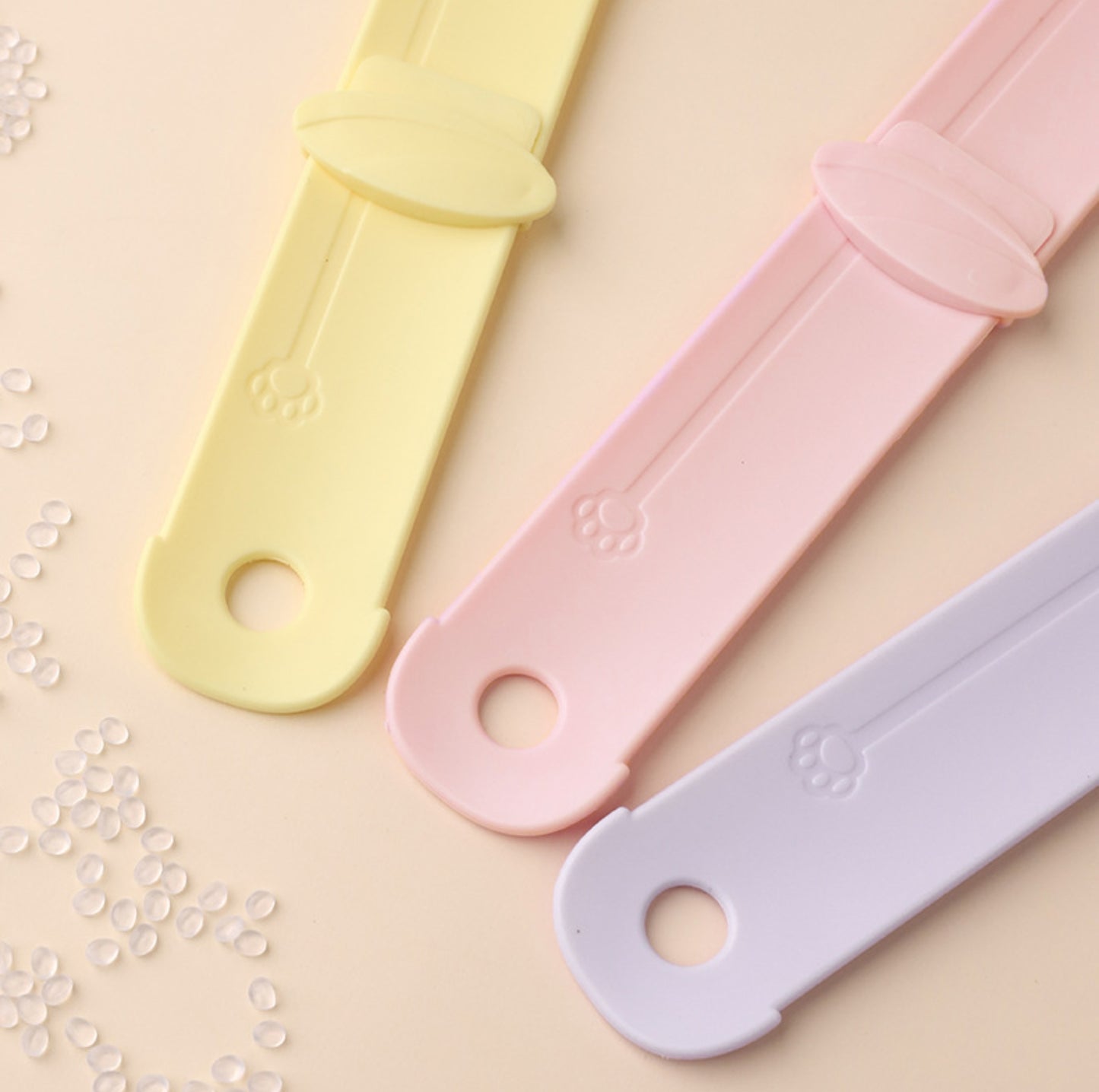 Cat Tube Treat Feeding Spoon – Mess-Free, Easy & Fun Treat Time Tool - {{product.type}} - PawPawUp