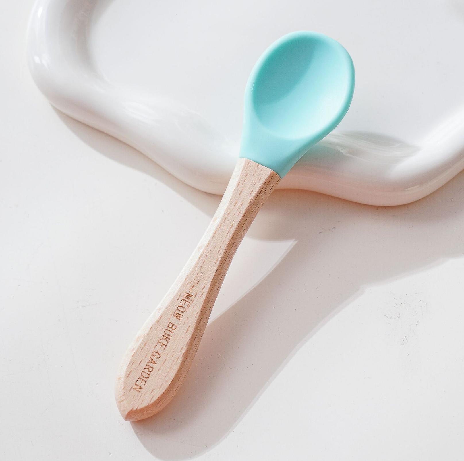 Elegant Baby-Grade Silicone Pet Food Spoon with Wooden Handle - {{product.type}} - PawPawUp