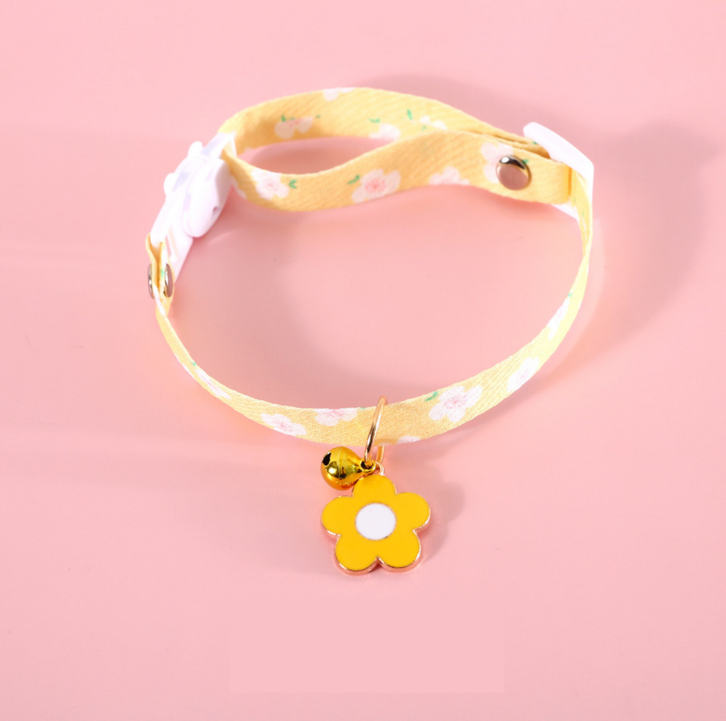 Flower Series Pendant Style Adjustable Pet Collar - {{product.type}} - PawPawUp