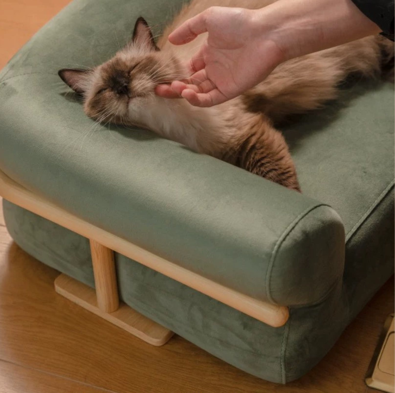 KAMA MUTA Bread Pet Bed - Italian-Inspired Design with Memory Foam and Ash Wood Frame - {{product.type}} - PawPawUp
