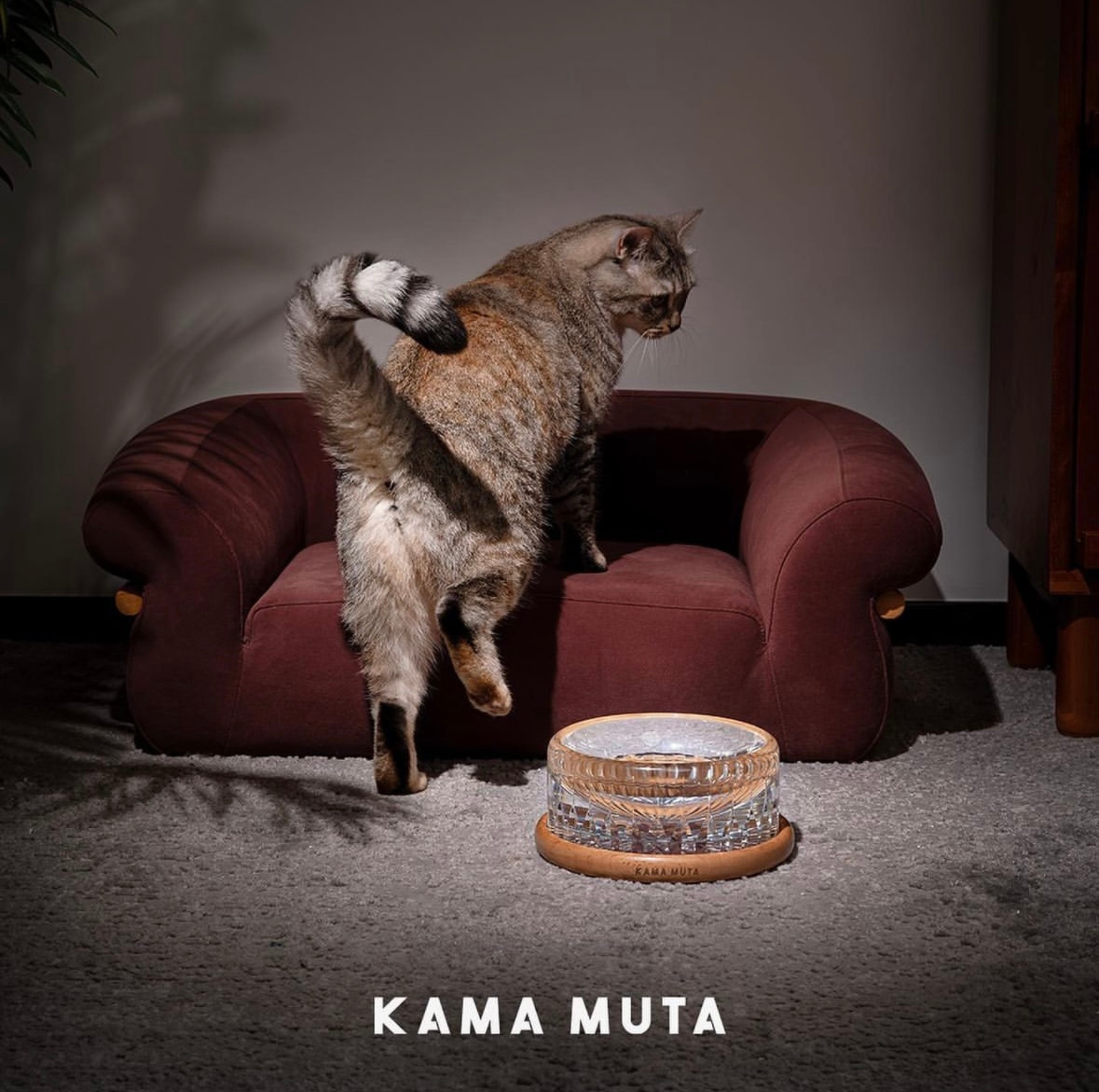 KAMA MUTA Bread Pet Bed - Italian-Inspired Design with Memory Foam and Ash Wood Frame - {{product.type}} - PawPawUp