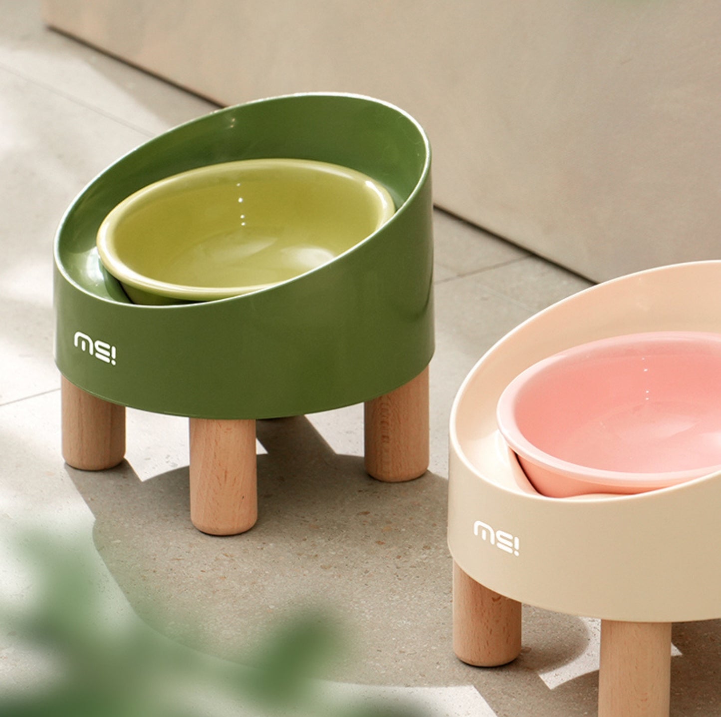 Makesure Rolls Elevated Ceramic Pet Bowl with Wooden Stand - {{product.type}} - PawPawUp