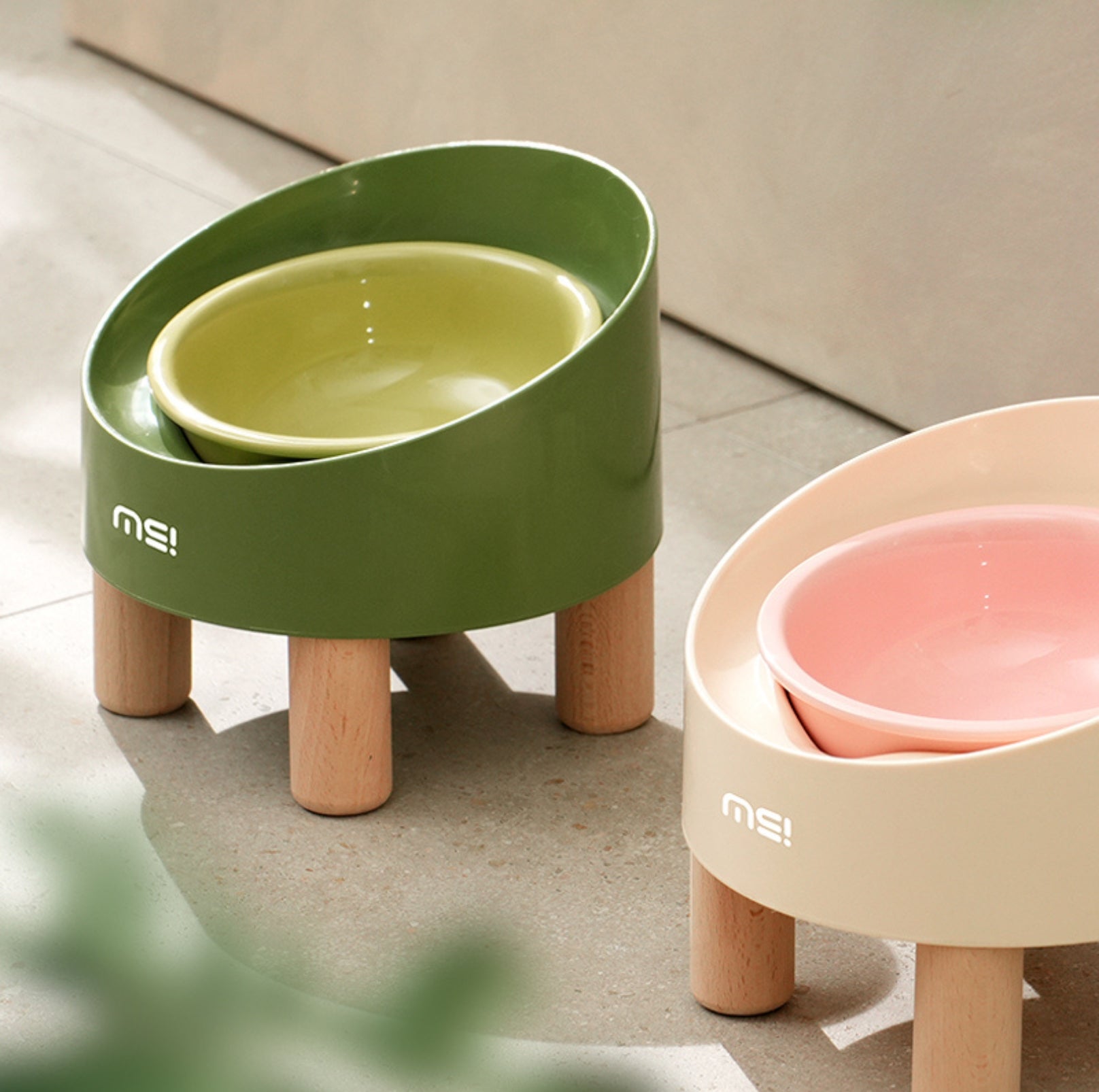 Makesure Rolls Elevated Ceramic Pet Bowl with Wooden Stand - {{product.type}} - PawPawUp