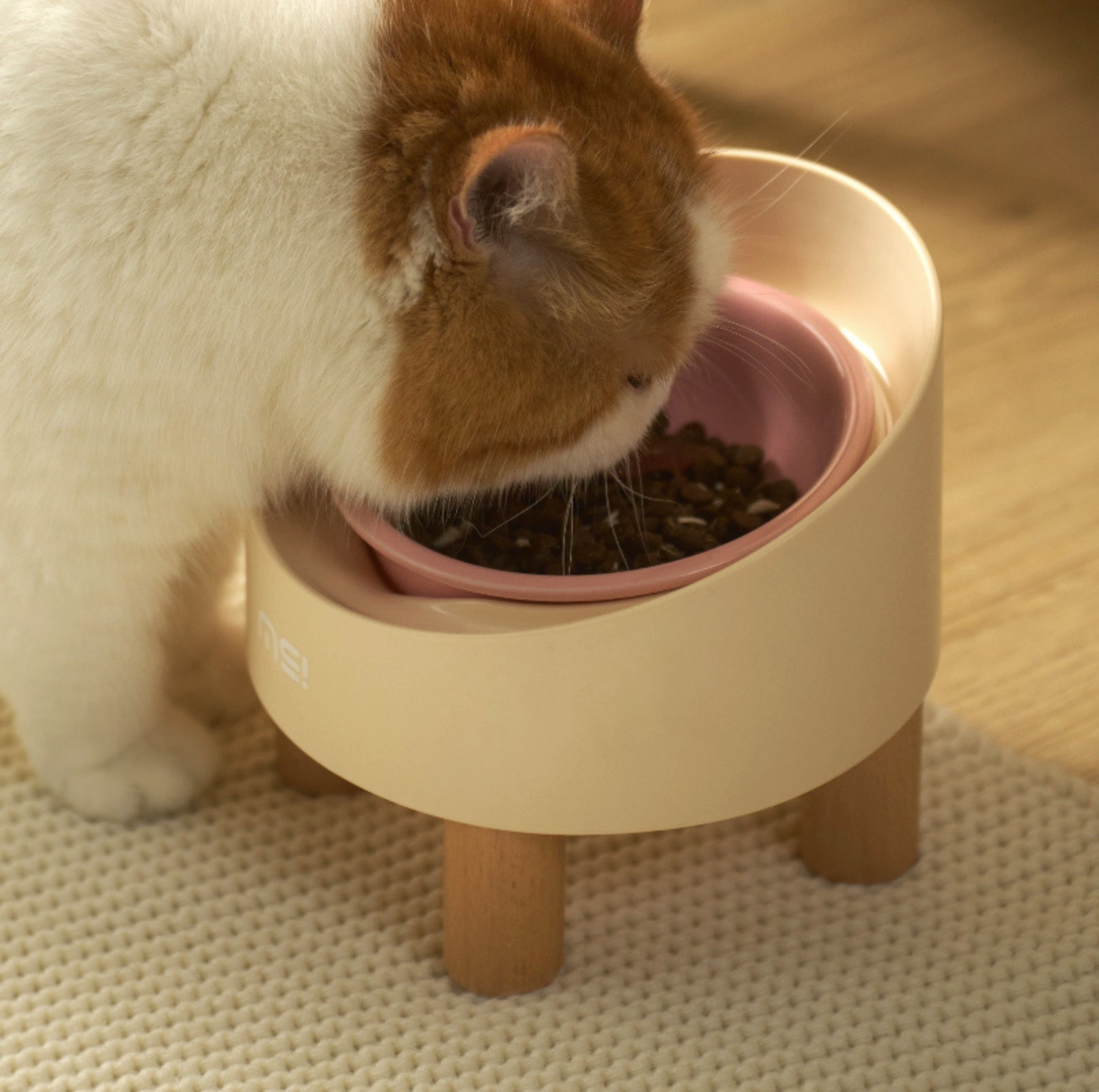 Makesure Rolls Elevated Ceramic Pet Bowl with Wooden Stand - {{product.type}} - PawPawUp