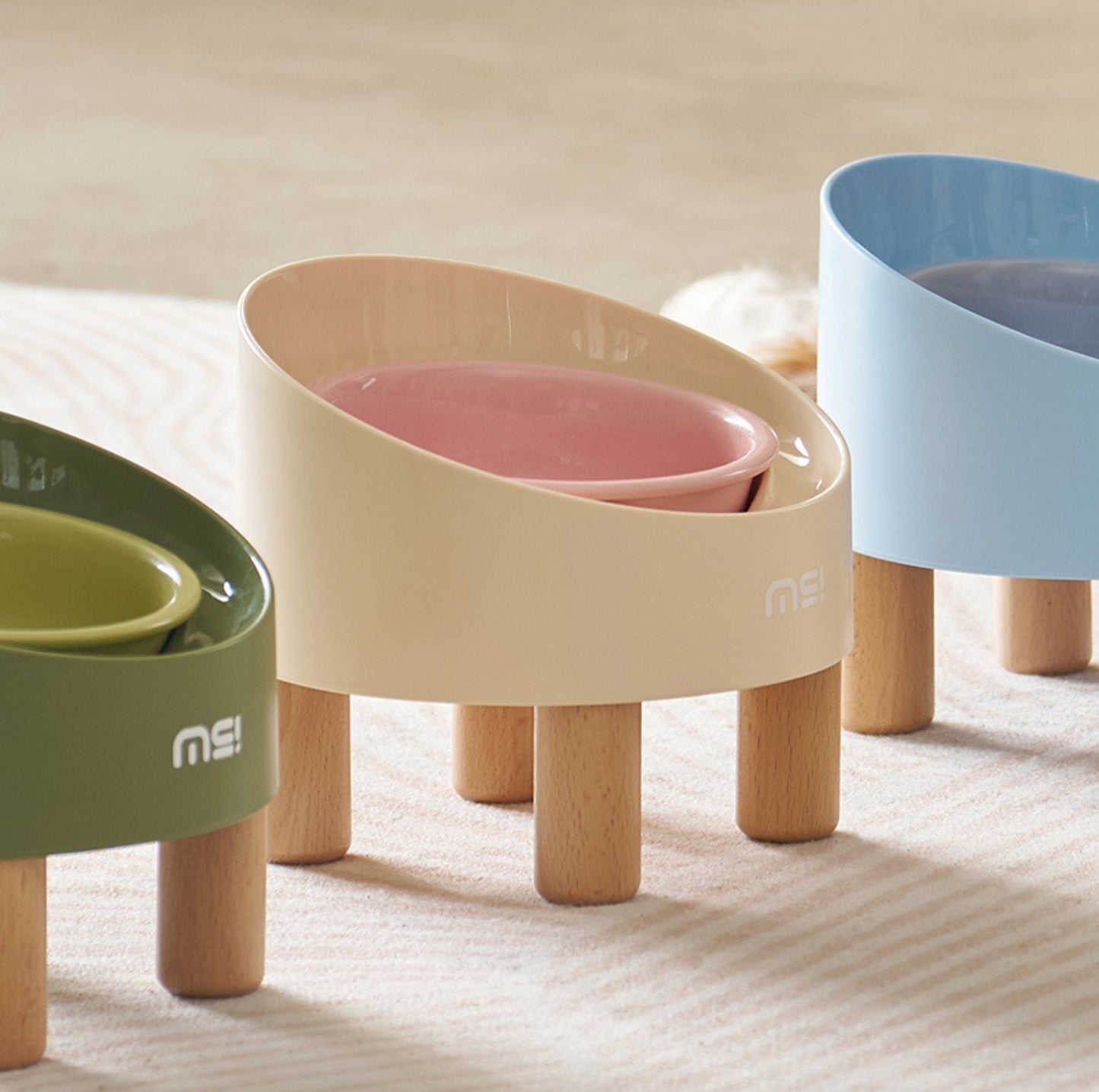 Makesure Rolls Elevated Ceramic Pet Bowl with Wooden Stand - {{product.type}} - PawPawUp