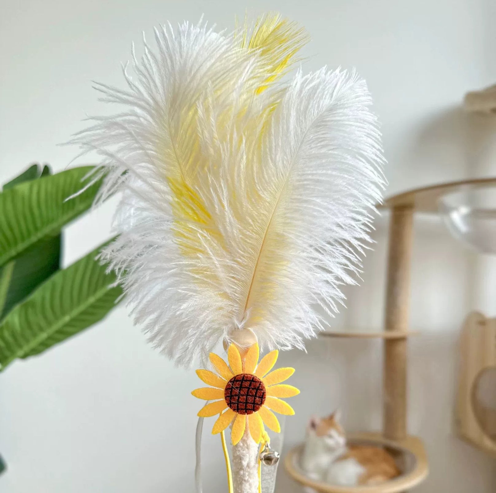 Ostrich-Style Feather Cat Teaser Wand - {{product.type}} - PawPawUp