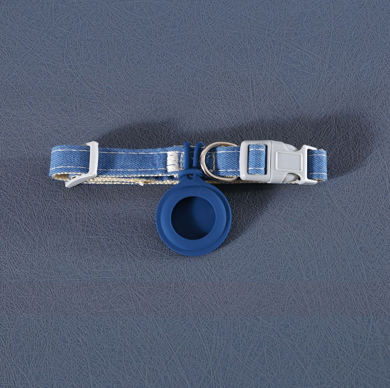 Pet Accessory Collar with Silicone AirTag Pocket Safety & Tracking - {{product.type}} - PawPawUp