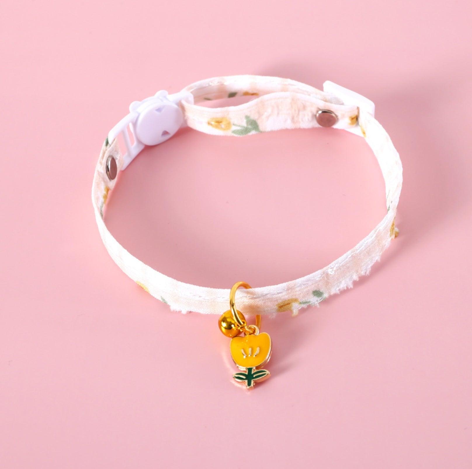 Pet Tulip Pendant Bell Adjustable Collar - {{product.type}} - PawPawUp