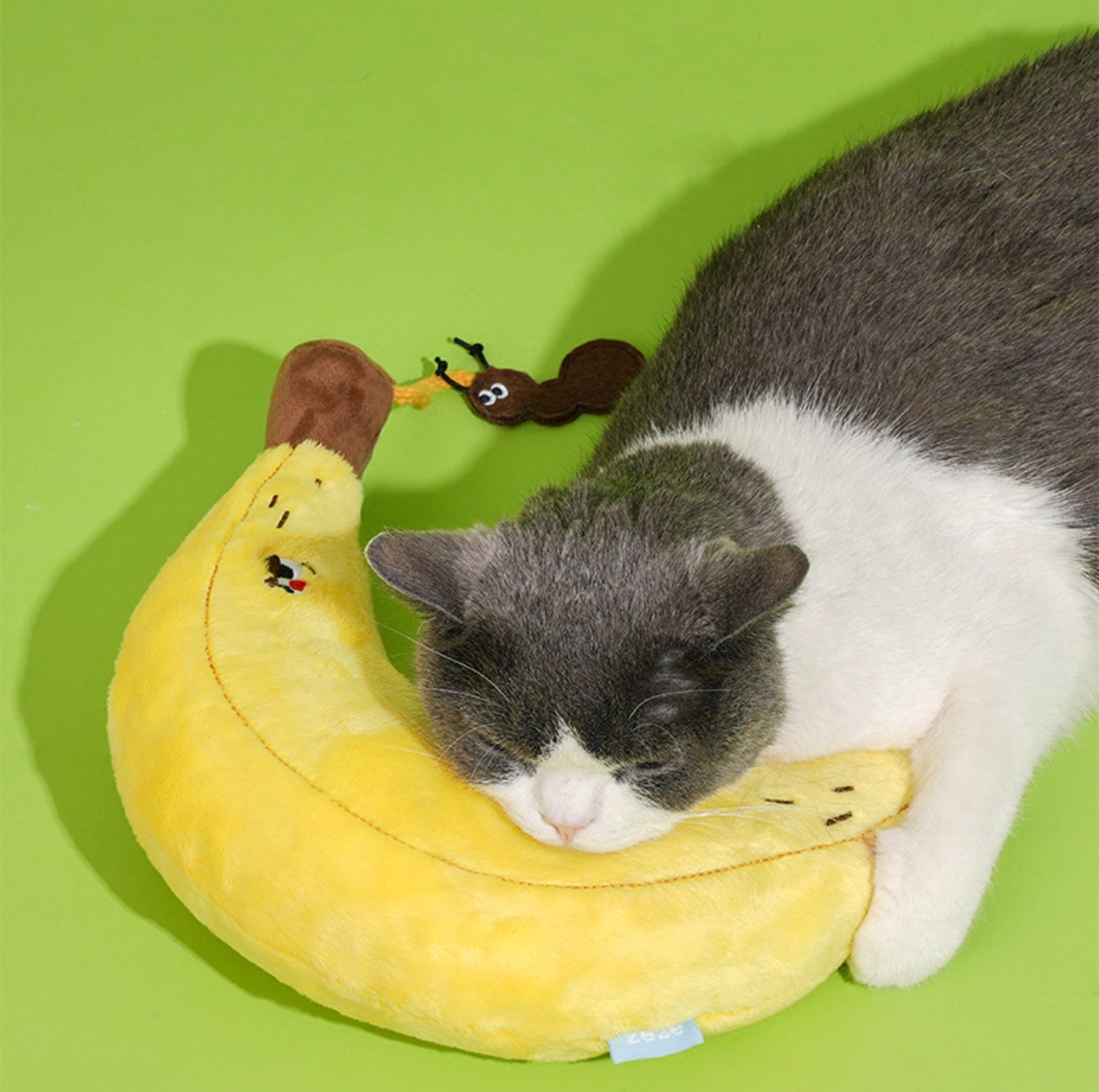 ZeZe Banana Style Pet Pillow Toy – Soft Cuddly Kicker - {{product.type}} - PawPawUp