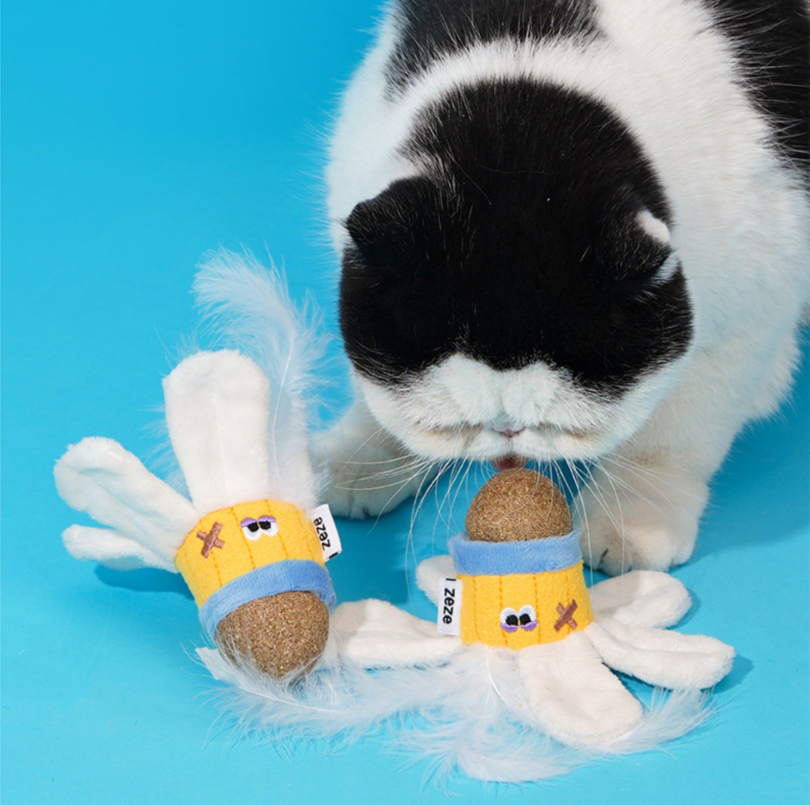 ZeZe Feather Shuttlecock Cat Toy – Plush Catnip Crinkle Toy - {{product.type}} - PawPawUp