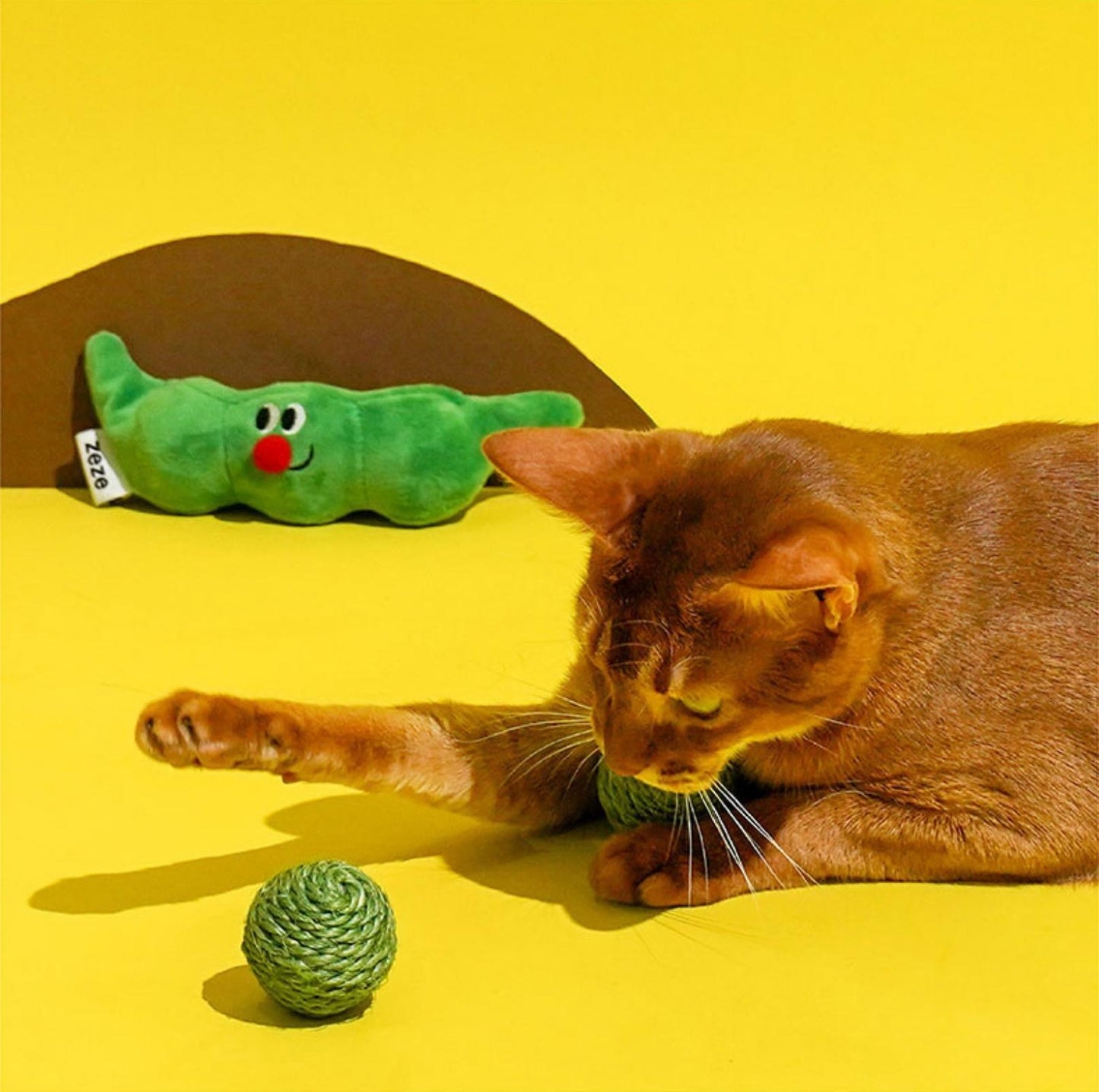 ZeZe Green Bean With Sisal Ball Cat Toys - {{product.type}} - PawPawUp