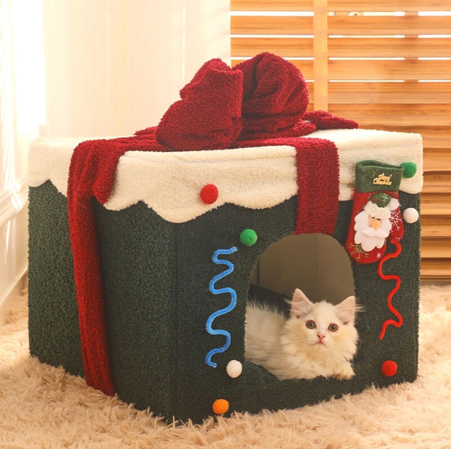 Christmas Gift Box-Styled House: Festive Shelter for Cats & Small Dogs