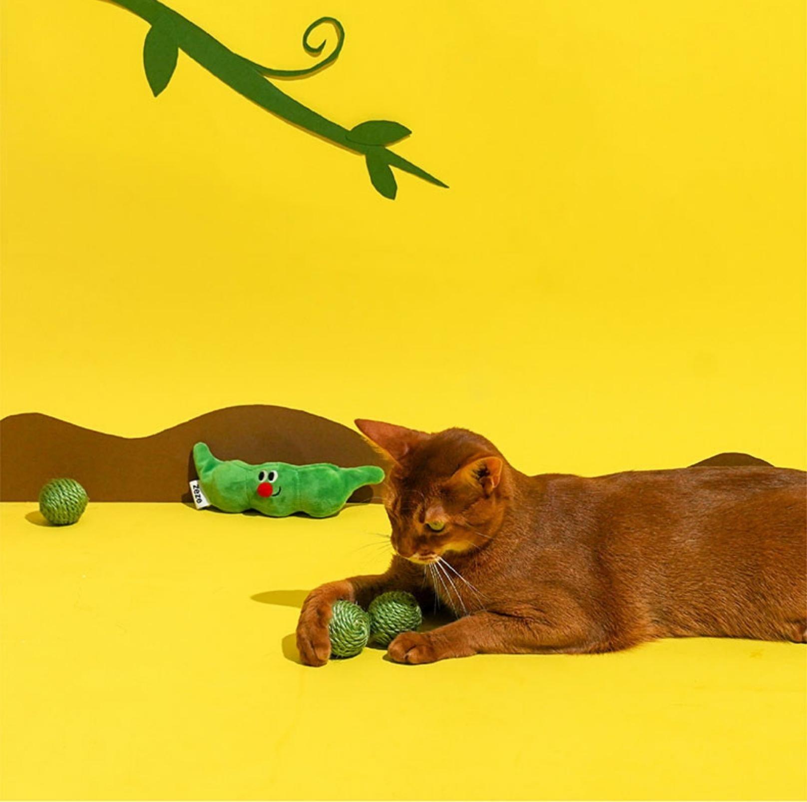 ZeZe Green Bean With Sisal Ball Cat Toys - {{product.type}} - PawPawUp