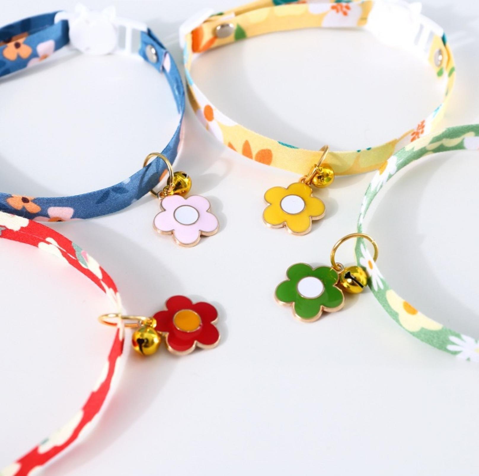 Flower Series Pendant Style Adjustable Pet Collar - {{product.type}} - PawPawUp