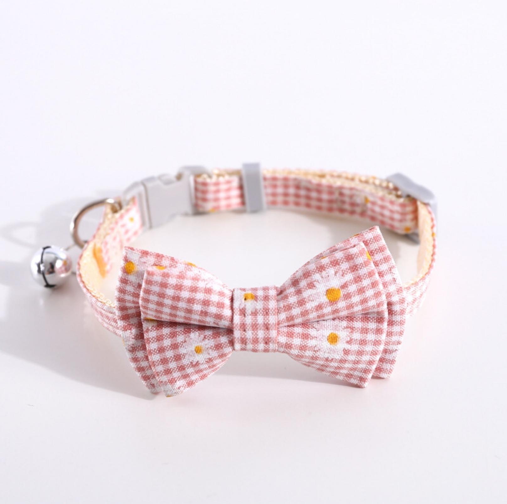 Pet Adjustable Bow Collar with Daisy Pattern - {{product.type}} - PawPawUp