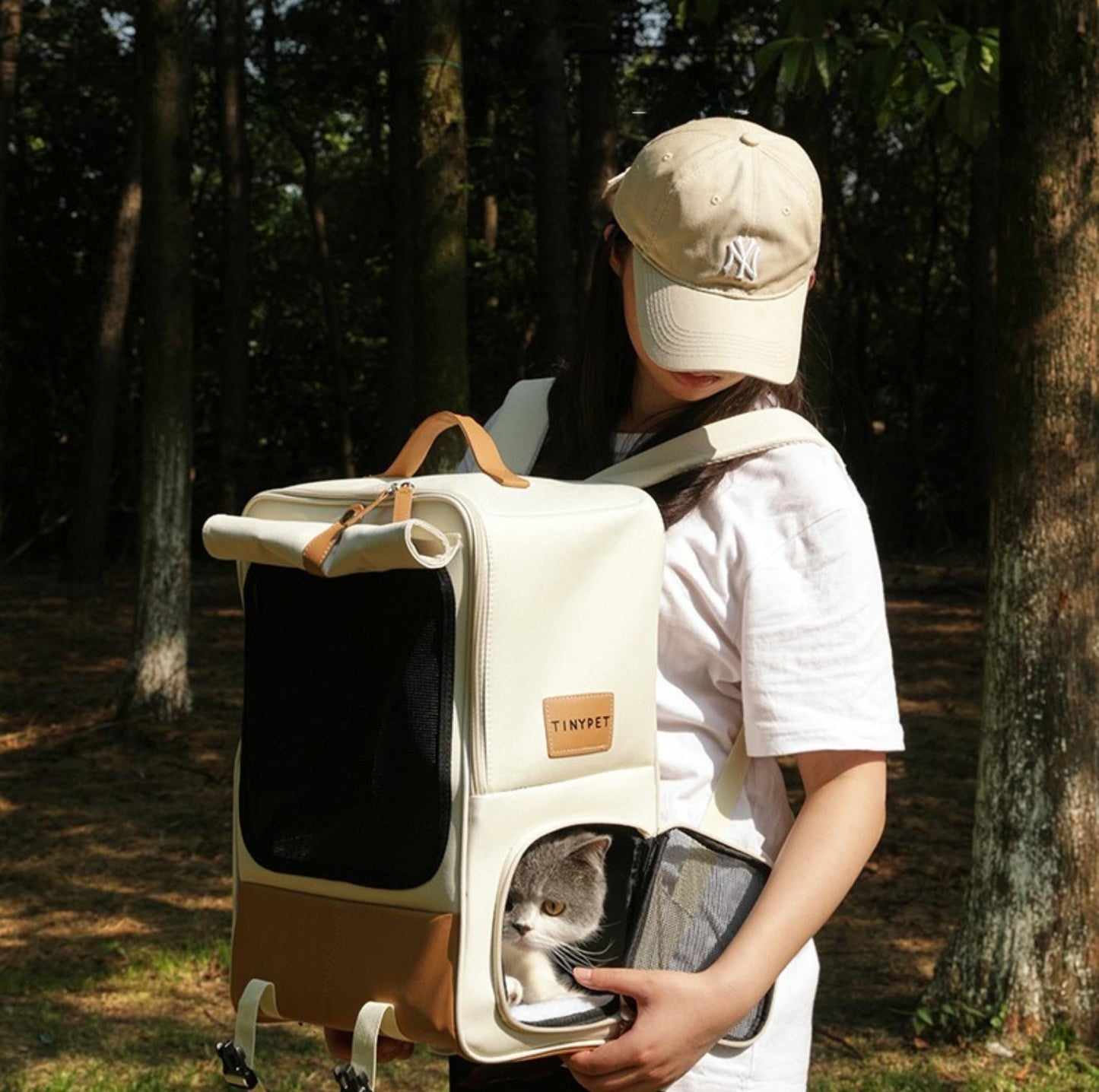 Super Large Foldable Pet Cat Carrier Backpack Bag With Ventilation And Privacy Curtain - {{product.type}} - PawPawUp